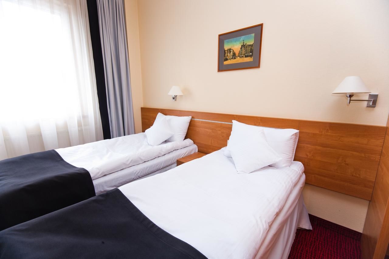 Отель Hotel Malinowski Business Гливице