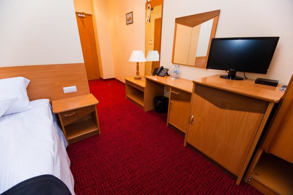 Отель Hotel Malinowski Business Гливице