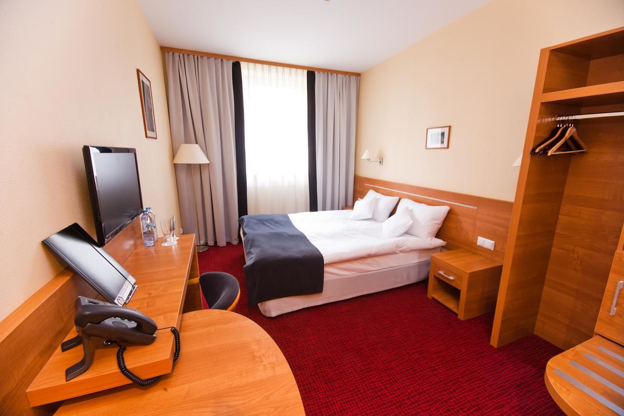 Отель Hotel Malinowski Business Гливице